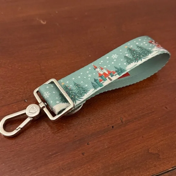 Harveys Disney Winter Wonderland Click and Go Keychain - Picture 2 of 6